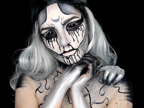 video lentilles sclera noir avec un maquillage